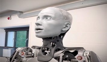 İnsansı robot Ameca, görücüye çıktı