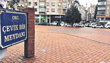 Çevik Bir, 'Demokrasi Meydanı' oluyor