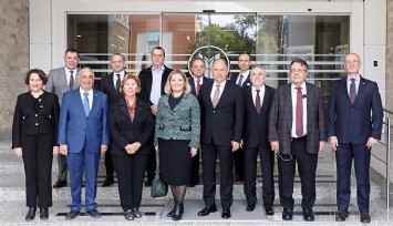 İzmir için diplomatik zirve  
