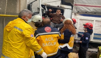 Freni patlayan kamyonet eve çarparak durabildi: 3 yaralı  