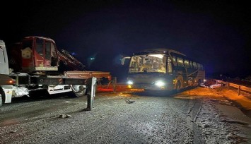 Yolcu otobüsü refüje girdi, 40 yolcu ölümden döndü