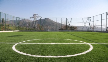 Bayraklı'da yeni futbol sahası hizmete açılacak