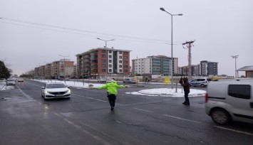 İstanbul'a giden araçlar geri çevriliyor