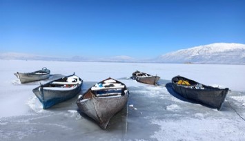 Nilüferleriyle ünlü Işıklı Baraj Gölü dondu