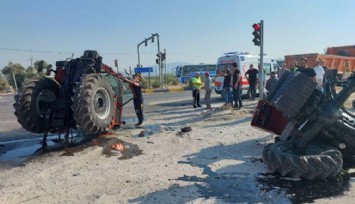 Ortalığın savaş alanına döndüğü kazada traktör ikiye bölündü  