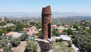 İzmir'de ecdat yadigarı cami göz göre göre yok oluyor