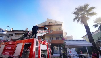 Otelde yangın paniği: Müşteriler tahliye edildi