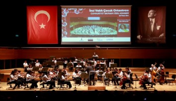 Bornovalı çocuklar “Cumhuriyet” için çaldı: İNCİVAK Çocuk Orkestrası’dan muhteşem konser   