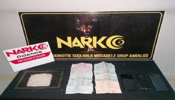  İzmir'de uyuşturucu tacirlerine operasyon: 3 tutuklama
