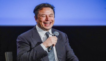 Elon Musk, Twitter'ı satın aldığını duyurdu  