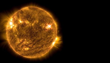 NASA son ayların en güçlü güneş patlamasını tespit etti