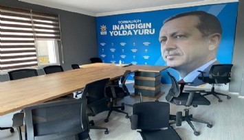 İzmir'de AK Parti bürosuna saldırı  