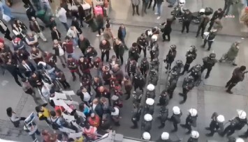 İzmir'de yürümek isteyen gruba polis müdahale etti, 20 kişi gözaltında