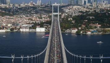 Dünyanın tek kıtalararası maratonundan renkli görüntüler