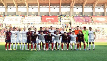 Kol kola başlayan İzmir derbisinde kazanan Altay: 0-2