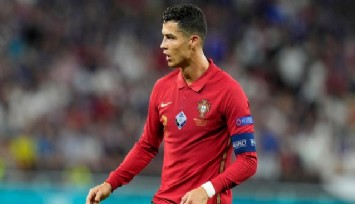 Cristiano Ronaldo yine tarihe geçti