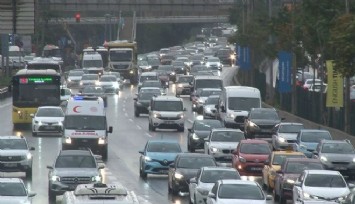 İstanbul'da 'yağmur' etkisi! Trafik yoğunluğu yüzde 75'i aştı