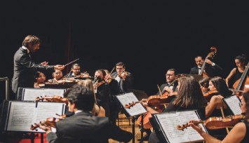 Karşıyaka'da öğretmenlere özel kutlama
