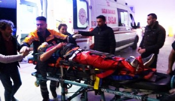 Kamyonetle minibüs çarpıştı: 22 yaralı