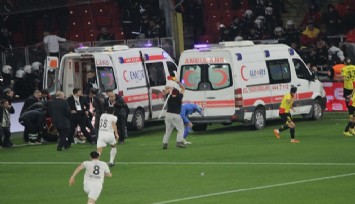 Göztepe-Altay maçında olay çıktı: Sahaya ambulanslar girdi, maç ertelendi