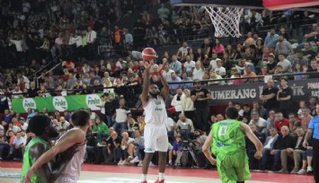 Pınar Karşıyaka, A. Efes’e konuk oluyor