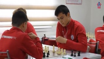 Altınordu’nun kalecisi, Satranç Şampiyonası’na hazırlanıyor