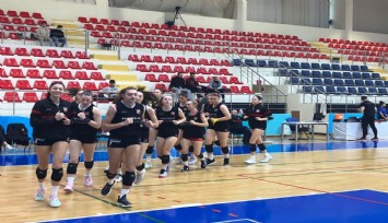 Karşıyaka Voleybol’da düşüş devam ediyor