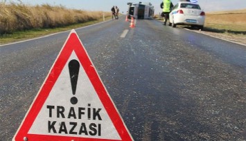 İzmir'de iki araç kafa kafaya çarpıştı: 4 yaralı