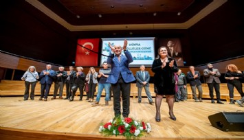 Soyer: İzmir felaketleri gönüllülükle aştı