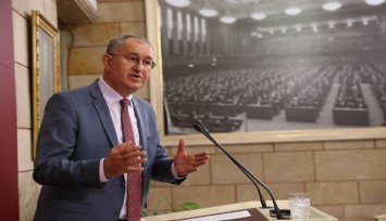 CHP’li Sertel’den TRT’ye gazetecilik eleştirisi: Kınamayı 9 kez haber yaptı, yumruğu atanı vermedi