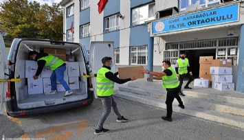 İzmir Büyükşehir Belediyesinden sıcak dokunuş: 25 bin öğrenciye bot ve mont