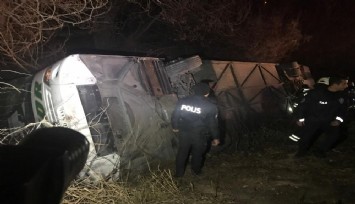 Konya'da otobüs devrildi: 15 yaralı