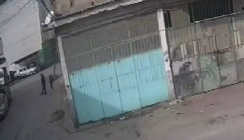 Çatıdan düşen esnafın görüntüleri güvenlik kamerasına yansıdı