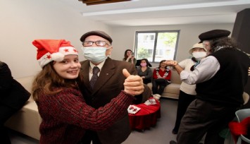 Alzheimer Evi'nde yeni yıl eğlencesi