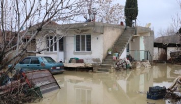 Denizli’de 30 ev sular altında kaldı