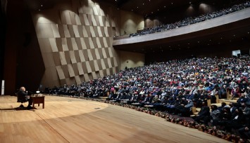 Prof. İlber Ortaylı konuştu, Denizlililer üç salonu doldurdu