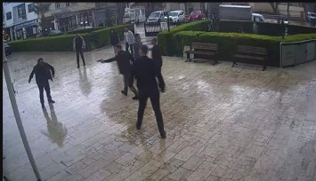 Menemen'de bıçaklı saldırı güvenlik kamerasına yansıdı