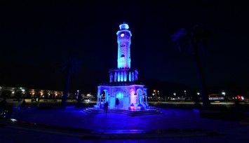 İzmir Saat Kulesi'ne mavi yakıştı!