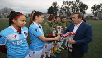 Başkan Batur’dan maç öncesi Kadınlar Günü kutlaması