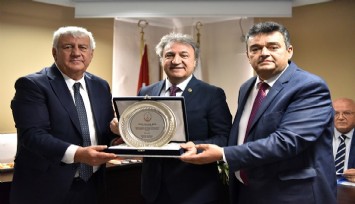 Dökümcü esnafından Başkan İduğ’a plaketli teşekkür