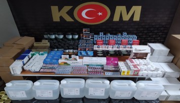 İzmir merkezli kaçak ilaç operasyonunda binlerce ilaç ele geçirildi