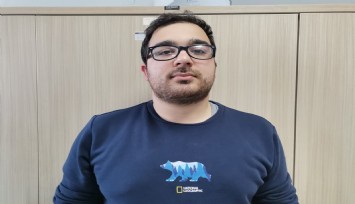 Doktora önce yumruk attı, ardından bıçak çekti