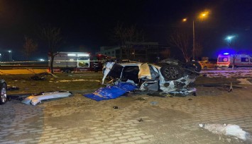 Otomobil takla atarak sürüklendi: 2 can kaybı
