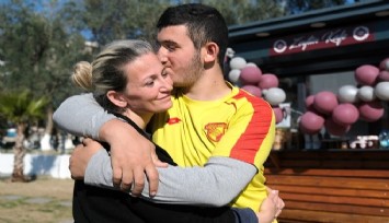 Zeytin Cafe’de “engelsiz” hizmet