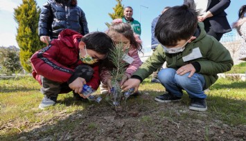 Başkan Kılıç, miniklerle fidan dikti