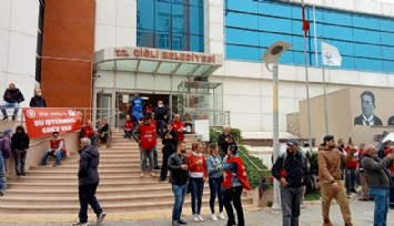 Çiğli Belediyesinde 829 işçi greve gitti 
