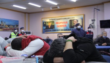  İzmir'in 'Kolpaçino' kumarhanesine baskın