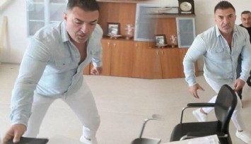 Adnan Menderes'te 'kılıçlı' kavga