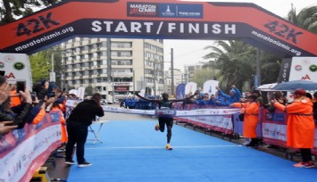 Maraton İzmir’de yeniden rekor kırıldı