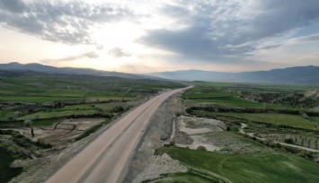 Aydın-Denizli Otoyolunda çalışmalar tüm hızıyla sürüyor